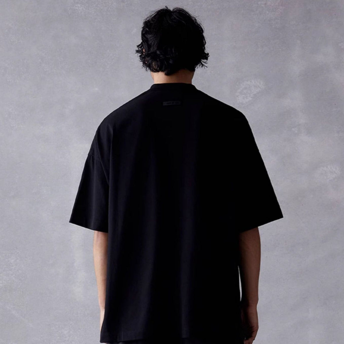 Fog Essentials T shirt Offset Logo V-neck loose T shirt
