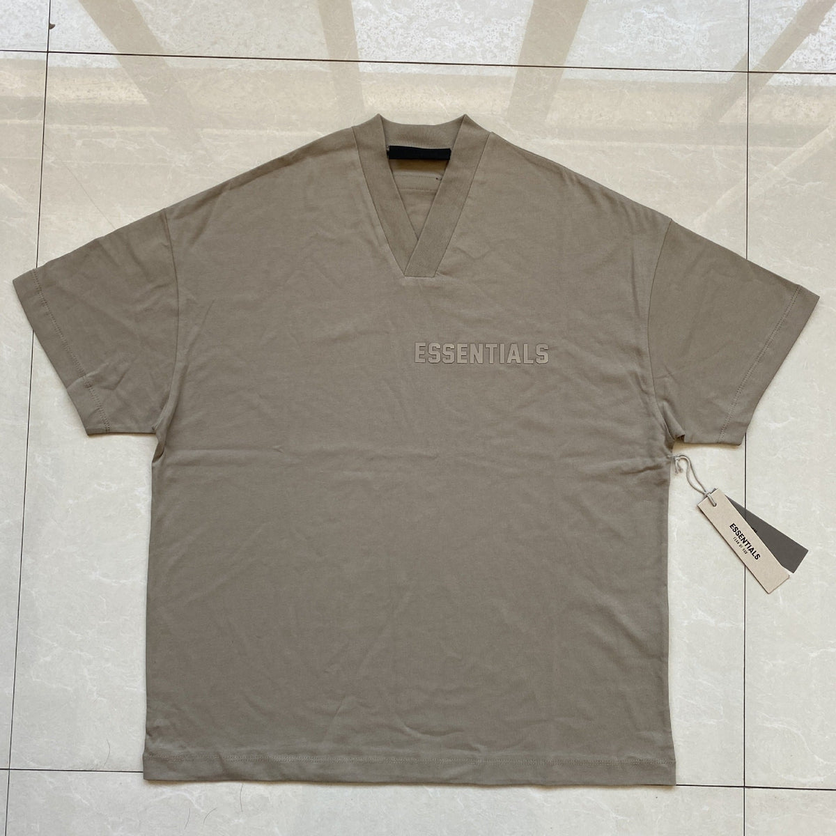 Fog Essentials T shirt Offset Logo V-neck loose T shirt